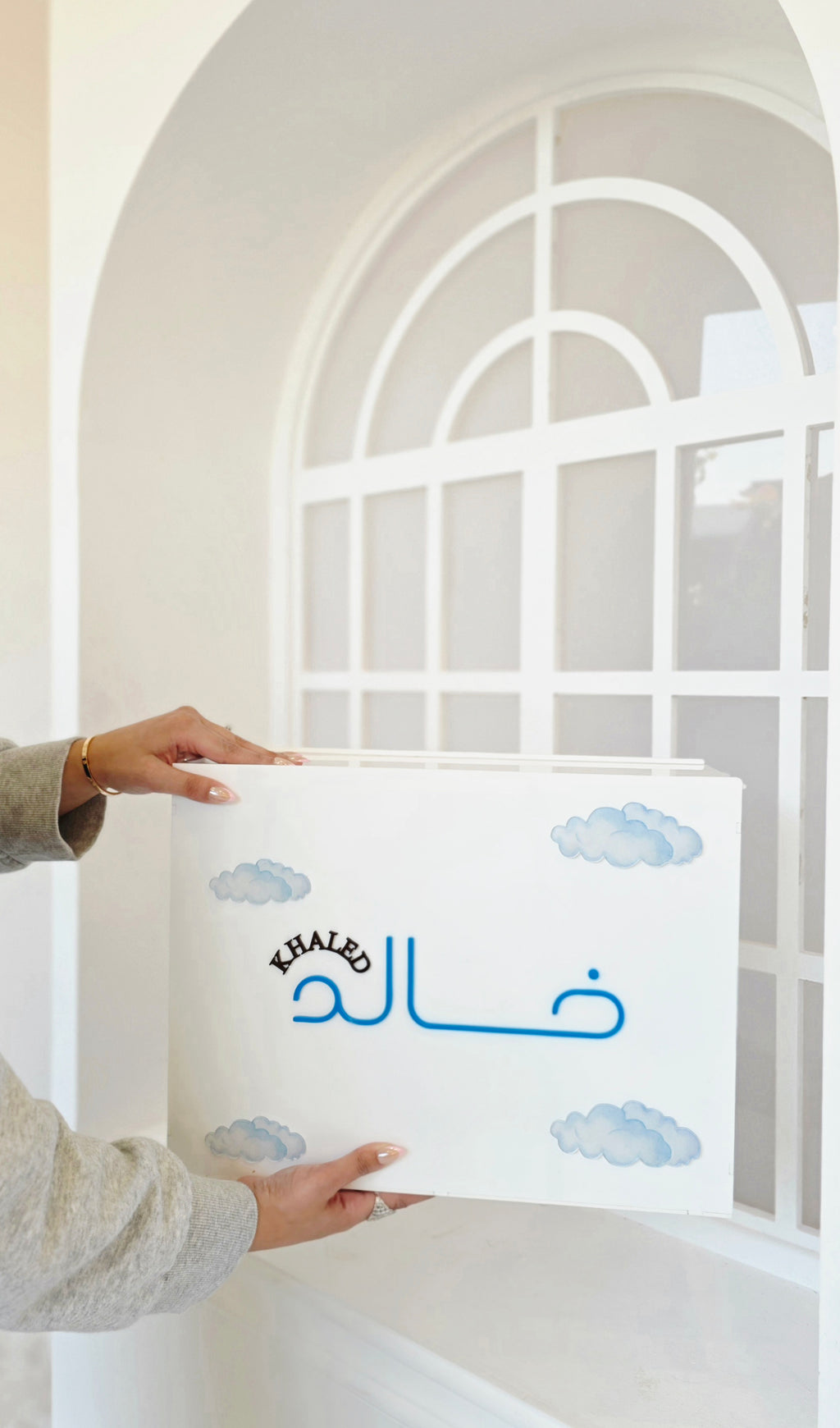 Acrylic box (clouds)